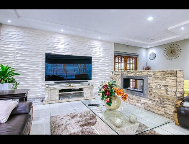 3 BEDROOM APARTMENT FOR SALE IN KENSINGTON B